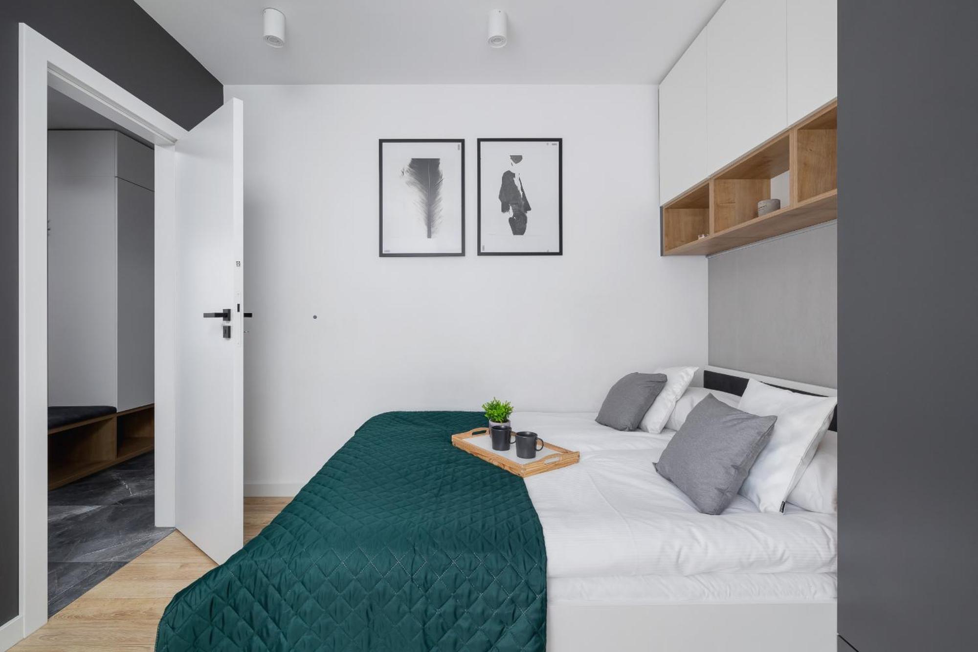 Elegant Apartment In Cracow With Balcony, Parking And Desk By Noclegi Renters Krakow Exterior photo